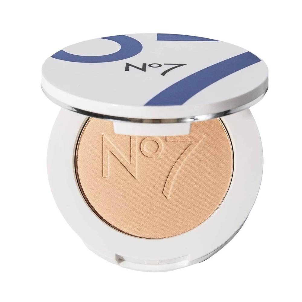 No7 Lift & Luminate Triple Action Translucent Finishing Powder Medium 0.35 OZ